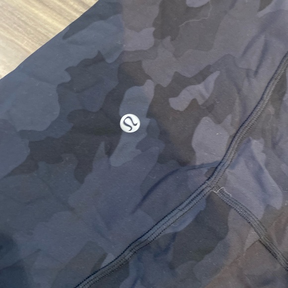 NWT Lululemon Align Legging 28” Size 20 Camo - Picture 4 of 7